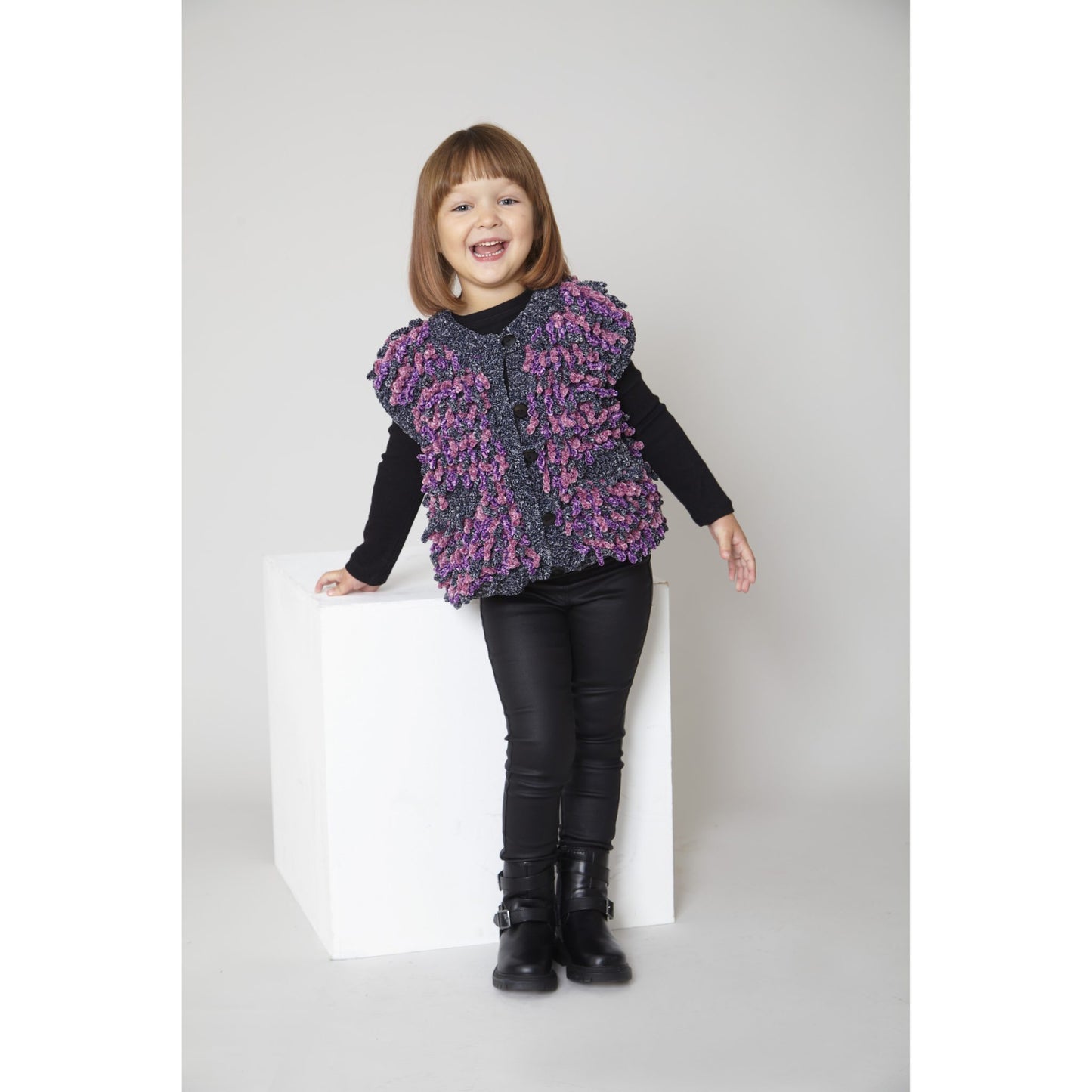 Sweater and Gilet knitted in Yummy Tweed