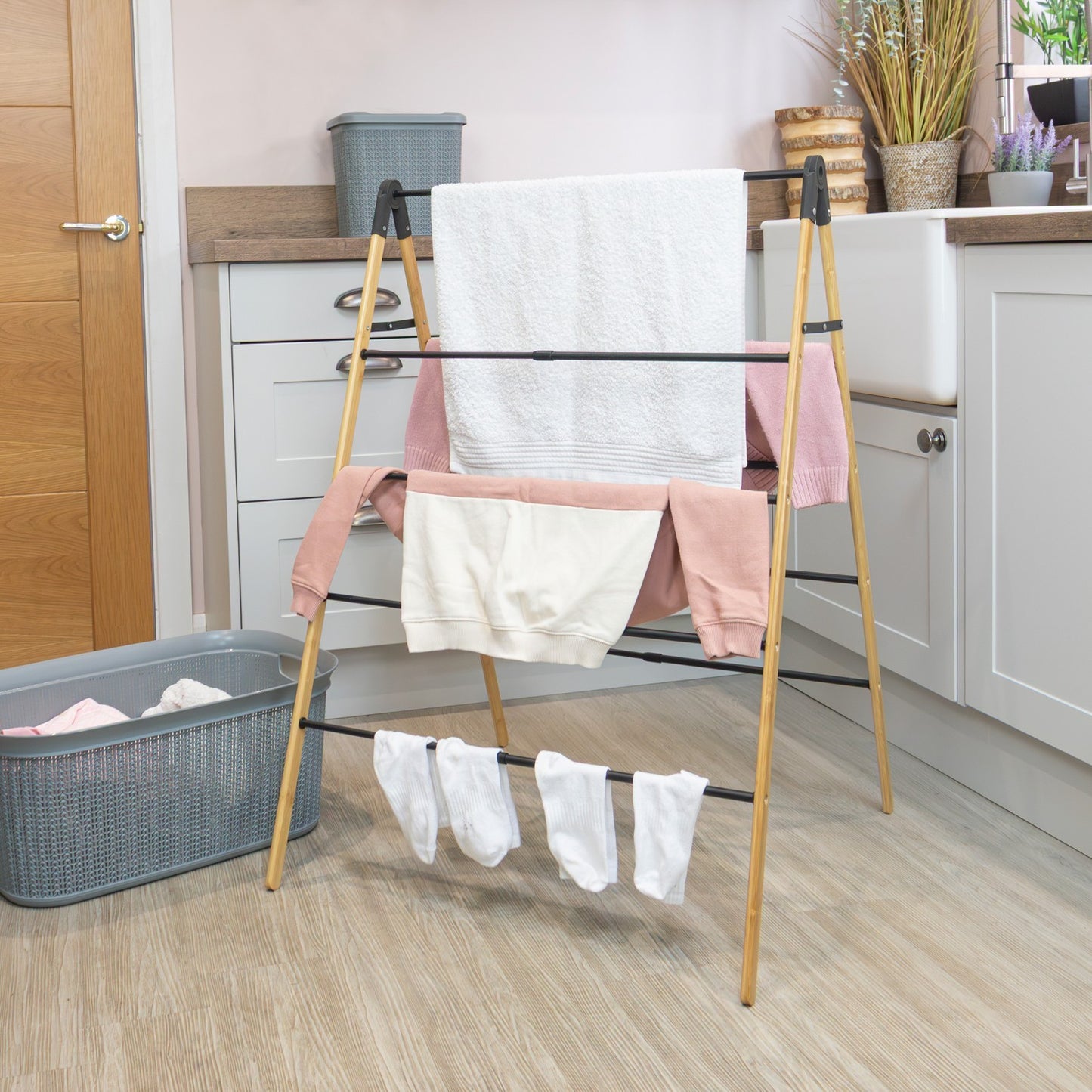 Bamboo Extendable 4 Tier Clothes Ladder, Brown