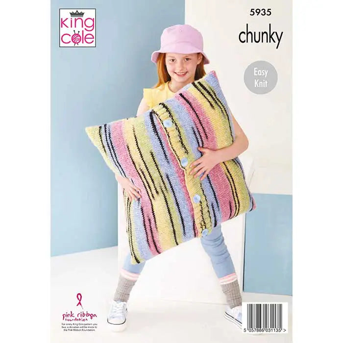 Blanket And Cushions Knitted in Safari Chunky
